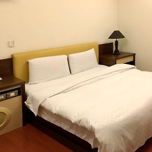 Zaw Jung Business Hotel